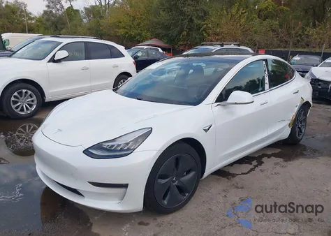 2019 Tesla Model 3 Long Range/Mid Range/Standard Range/Standard Range Plus z USA, uszkodzony, nr VIN 5YJ3E1EAXKF416664